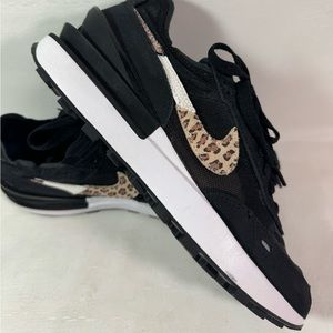 Women's Sz 7.5 Nike Waffle One SE Black Leopard